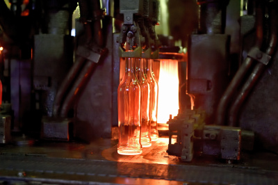 Новая линия по производству стеклянной тары.